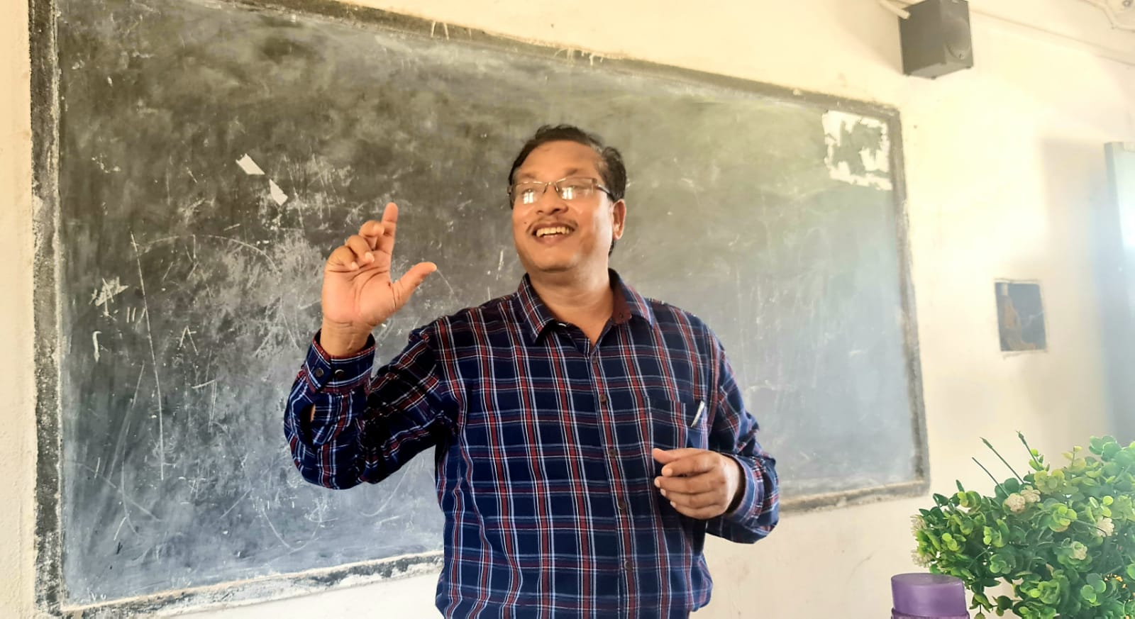 विधायक बने शिक्षक- शिक्षा अधिकारी, शिक्षक एवं पालक गण की ली क्लास -शिक्षा के स्तर को बढ़ाने दिए टिप्स- डॉक्टर बांधी