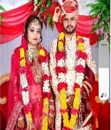 दूल्हा दुल्हन ने वरमाला से पहले किया रक्तदान इंडिया बुक ऑफ वर्ल्ड रिकॉर्ड में दर्ज हुआ नाम