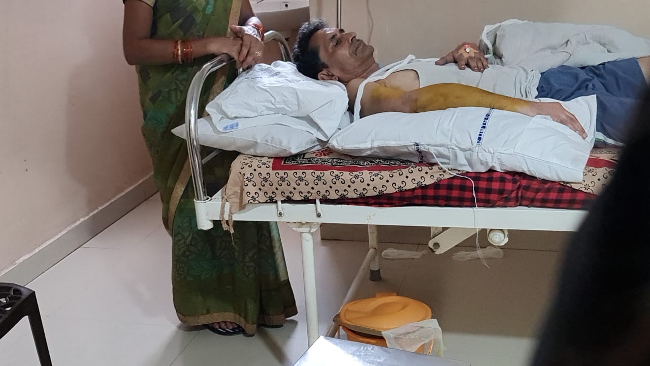 शहर में बढ़ता अपराध, शराब पीने के लिए पैसे नहीं देने पर गोलबाजार के व्यवसाई के साथ मारपीट, शराब और अपराध कहॉ है सरकार
