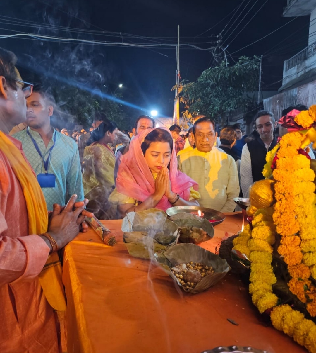 कई मंदिरों में महायज्ञ व धार्मिक कार्यक्रम के साथ भंडारे का हुआ आयोजन, डॉ. उज्वला भी हुई शामिल