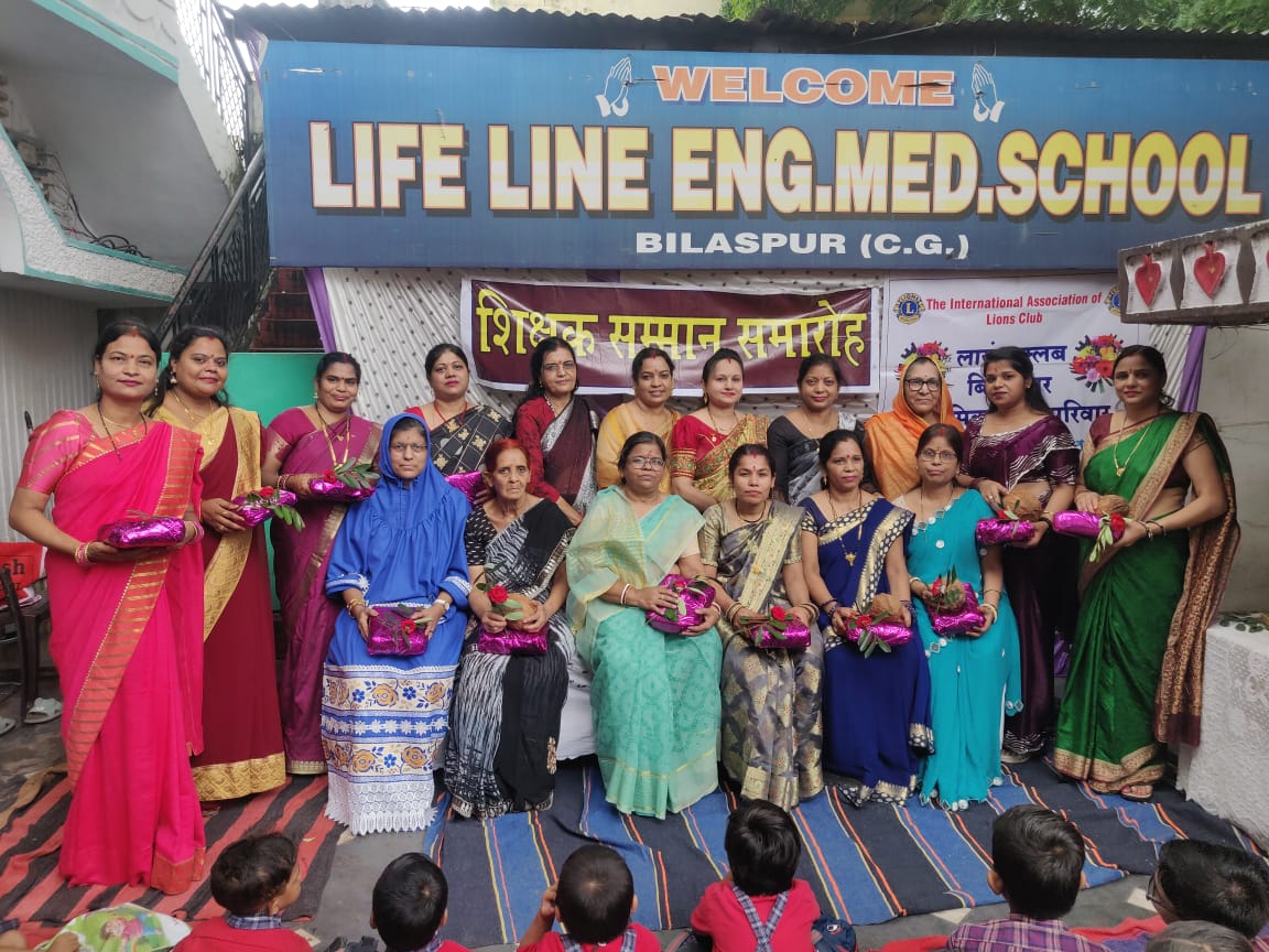 क्लासिक प्लस ने किया शिक्षकों का सम्मान