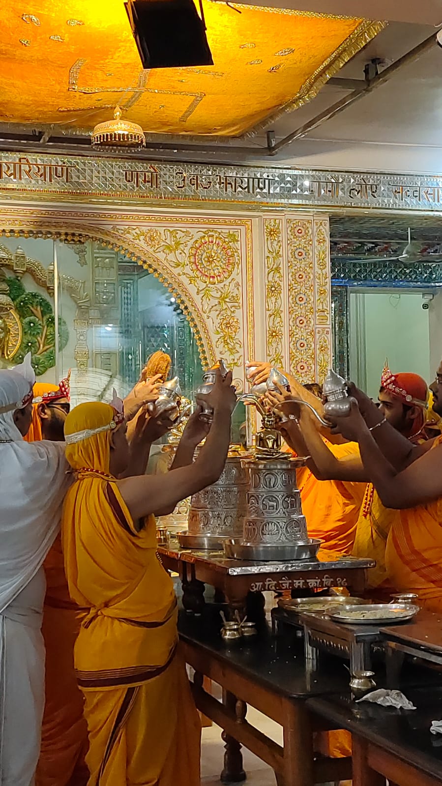 जैन श्रावकों द्वारा पर्वाधिराज दशलक्षण महापर्व बड़ी ही भक्ति एवं हर्षोल्लास के साथ मनाया जा रहा