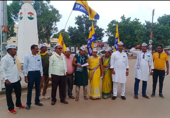 महिला अपराध के खिलाफ ‘आप’ ने किया विरोध प्रदर्शन एसडीएम बालोद को सौंपा ज्ञापन*
