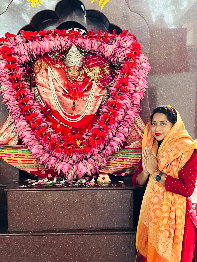 आम आदमी पार्टी से बिलासपुर प्रत्याशी डॉ.उज्वला पहुंची रतनपुर की महामाया मंदिर से मत्था टेक की चुनाव प्रचार की शुरूआत*