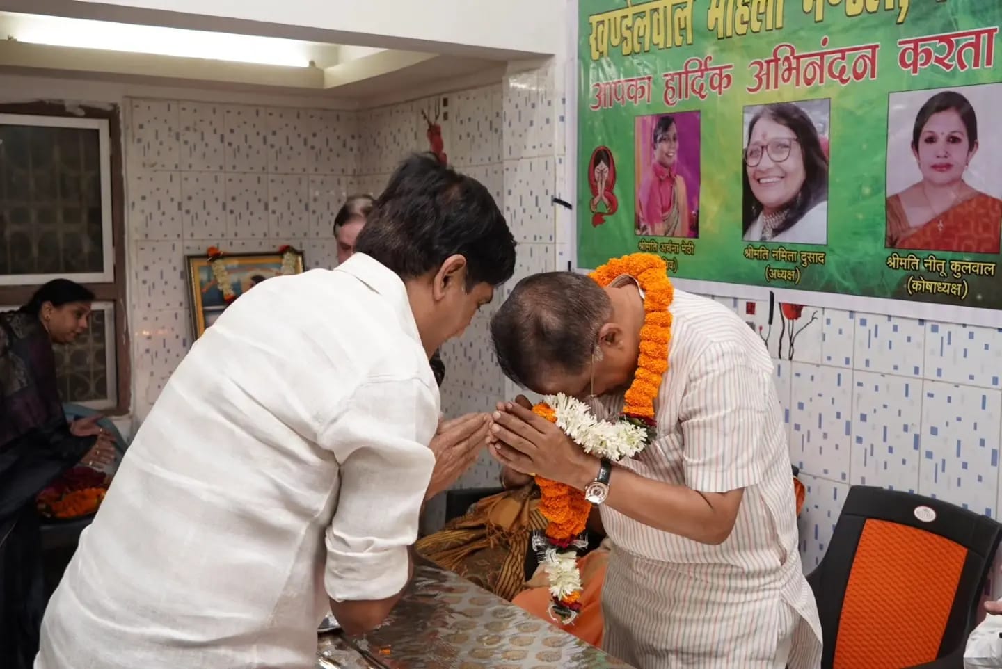 • भू-माफियाओं के जाल में उड़ रही है जमीन, बेशकीमती जमीन कांग्रेस नेताओं के नाम पर चढ़ी- अमर अग्रवाल