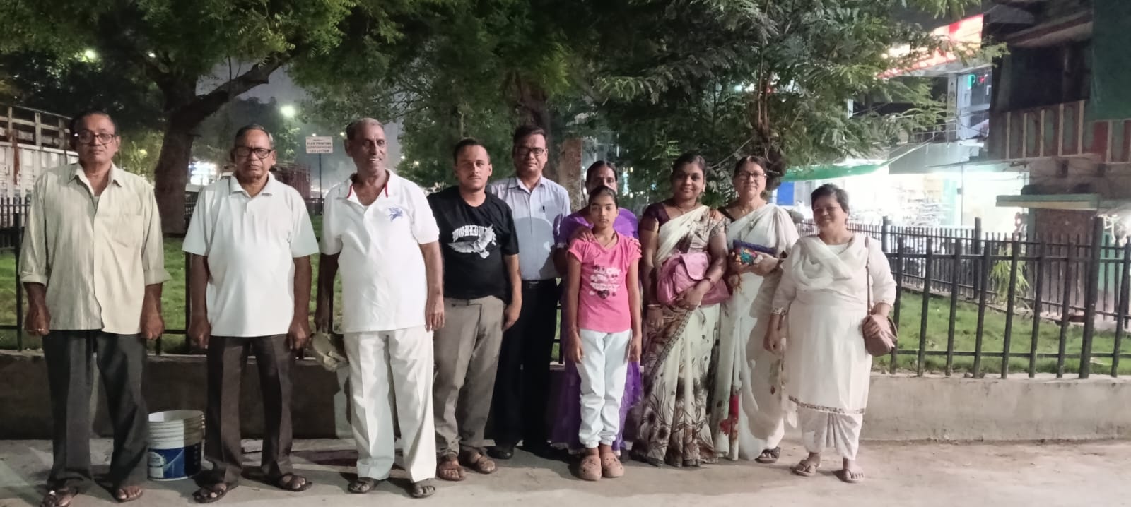 कबीर जयंती एवं ज्येष्ठ पूर्णिमा पर पंचशील बौद्ध विहार टिकरापारा में पौधारोपण किया गया
