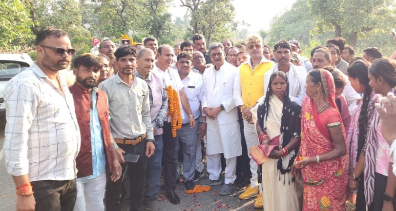 कांग्रेस नेता त्रिलोक श्रीवास के मार्गदर्शन में डॉक्टर चरणदास महंत का बेलतरा विधानसभा में जबरदस्त स्वागत,
