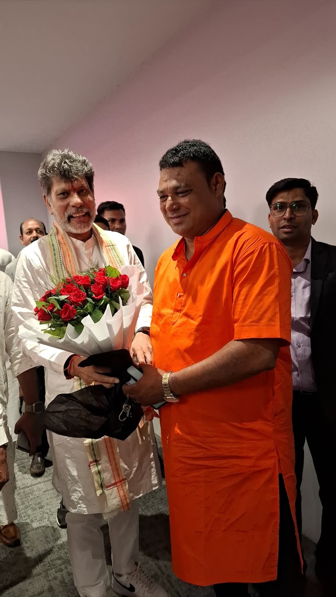 छत्तीसगढ़ में खेल के विकास के लिए किरण देव प्रदेश अध्यक्ष से मिले मुकेश पुरी गोस्वामी