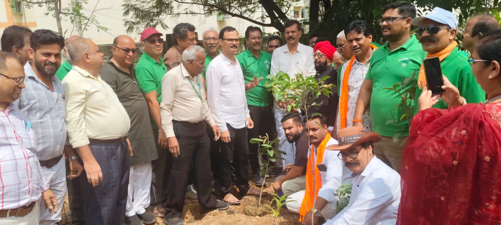 विधायक मोती लाल साहू की उपस्थिति में ग्रीन आर्मी और नगर निगम ने बनाया ‘डेंस फॉरेस्ट’