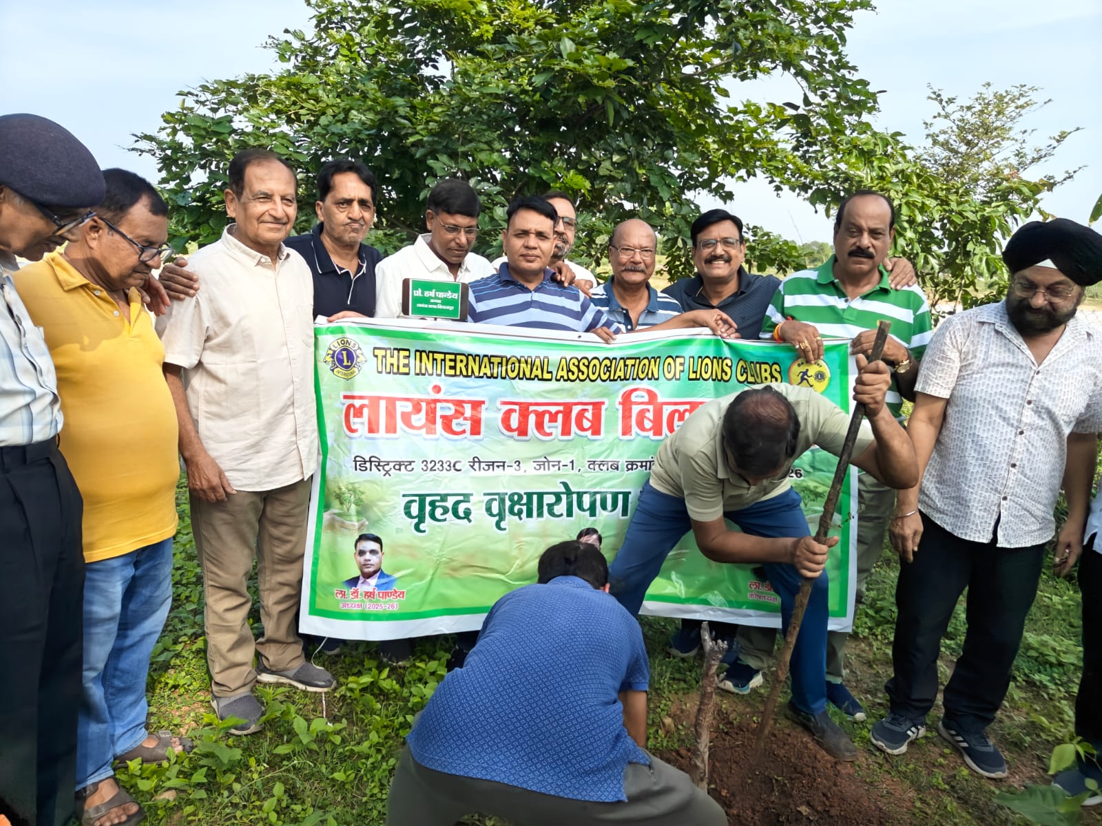 लायऺस क्लब बिलासपुर द्वारा अरपा तट पर वृहद वृक्षारोपण