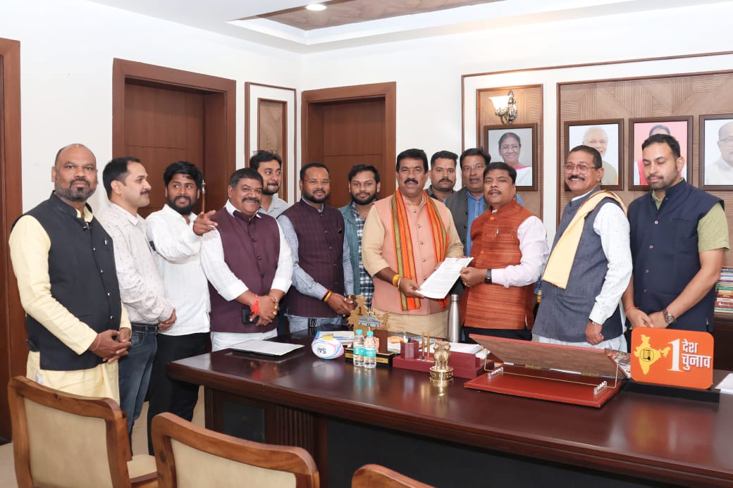 धान खरीदी मुद्दों पर सक्रिय भाजपा किसान मोर्चा के आलोक ठाकुर ने सरकार को सौंपे सुझाव टोकन लिमिट बढ़ाने की रखी मांग