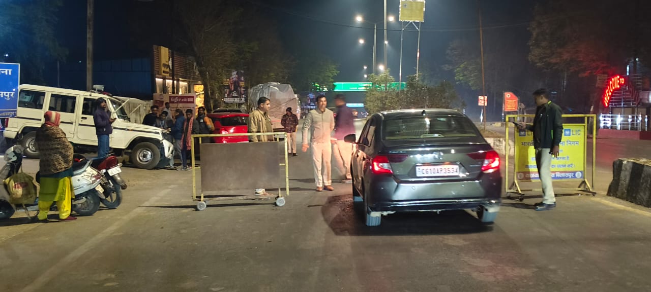 नववर्ष से पूर्व सड़क सुरक्षा को लेकर कोनी पुलिस का सख्त अभियान, नशे में वाहन चलाने ,तेज रफ्तार, मोडिफाइड साइलेंसर ,अवैध नंबर प्लेट पर कसा शिकंजा