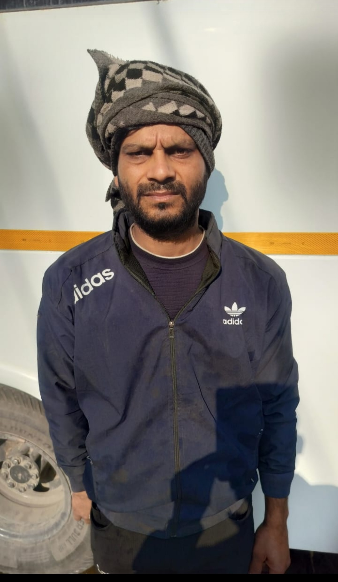 दुर्घटनाग्रस्त बस में आग लगाने वाला आरोपी गिरफ्तार