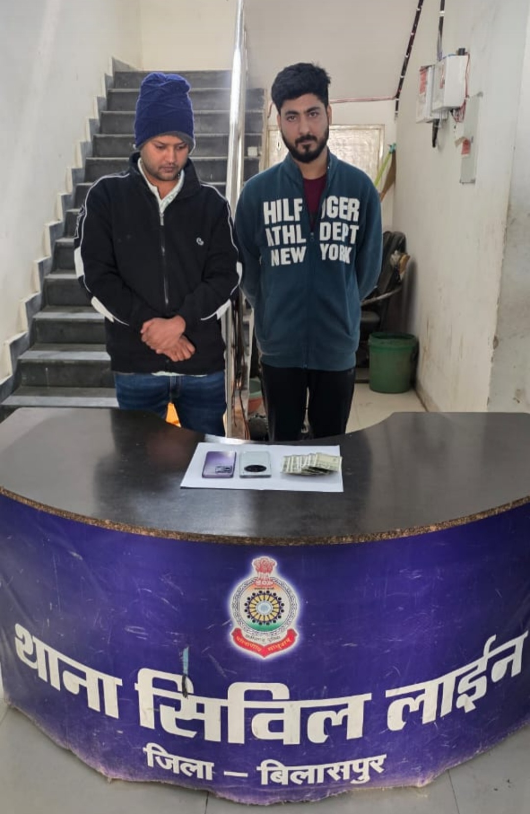 ऑस्ट्रेलिया की बिग बैश लीग में एडिलेड स्ट्राइकर्स बनाम सिडनी थंडर के बीच चल रहे मैच में ऑनलाइन सट्टा खिलाते हुए आरोपी पकड़े गए