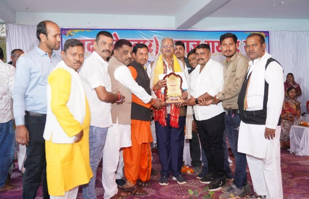 गौ सेवकों व चरवाह भाइयों के सम्मान के साथ यादव (ठेठवार) समाज रायपुर राज का वार्षिक अधिवेशन सांसद बृजमोहन अग्रवाल एवं विधायक राजेश मूणत की गरिमामय उपस्थिति में सम्पन्न