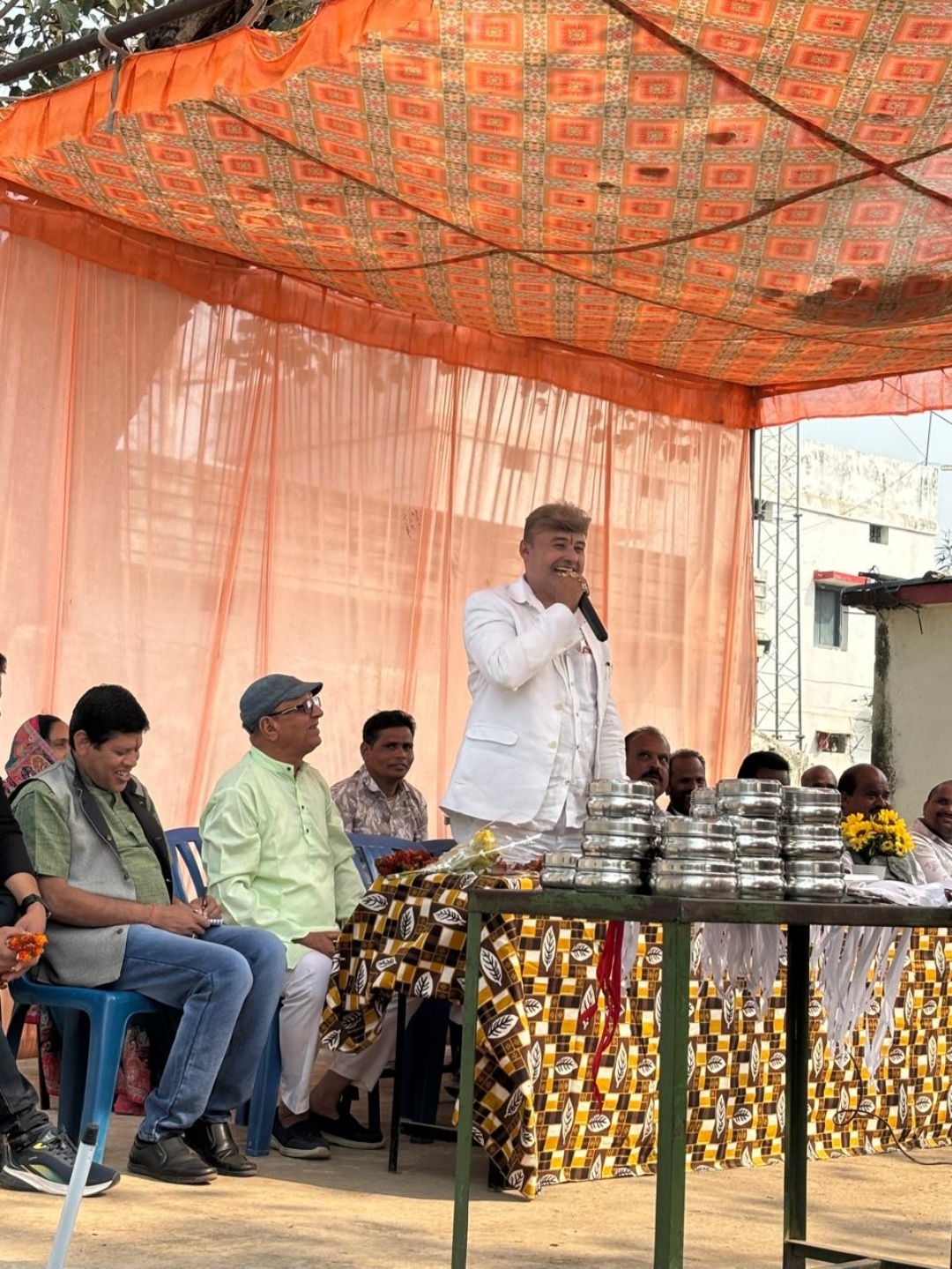 संविधान हमारा अभिमान इसकी रक्षा करना प्रत्येक नागरिक की जिम्मेदारी- त्रिलोक चंद्र श्रीवास