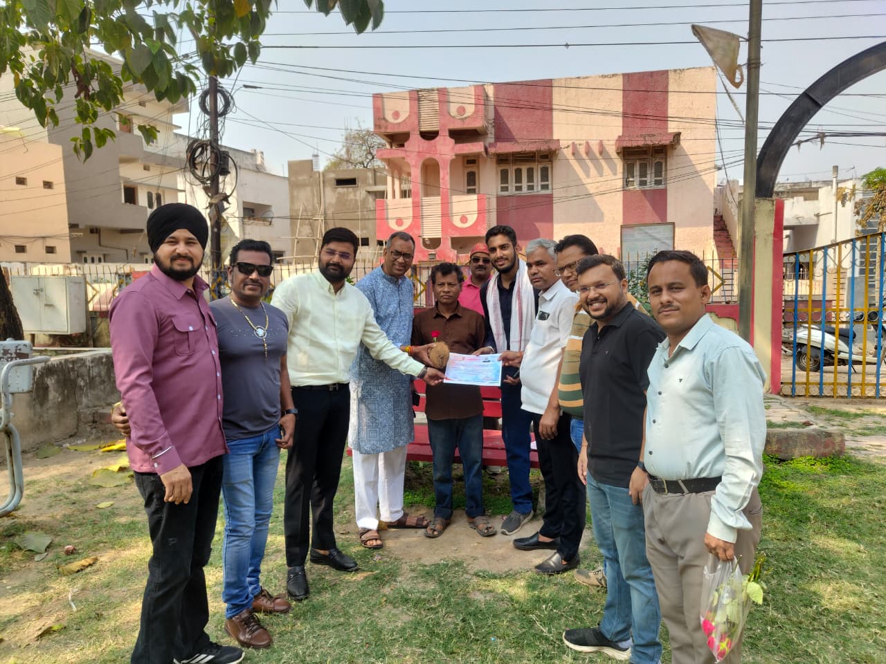 प्रदेश के मुखिया विष्णु देव साय जी के जन्मदिन के उपलक्ष में रेलवे मंडल युवा मोर्चा द्वारा हितग्राही जनता का सम्मान श्रीफल एवं प्रमाण पत्र देकर मनाया गया