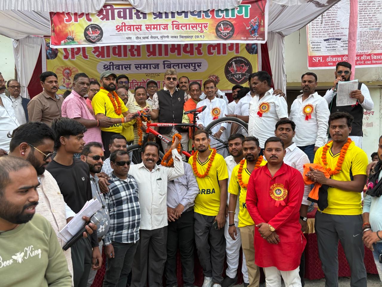 श्रीवास प्रीमियर लीग का आयोजन गौरव का विषय- त्रिलोक चंद्र श्रीवास,