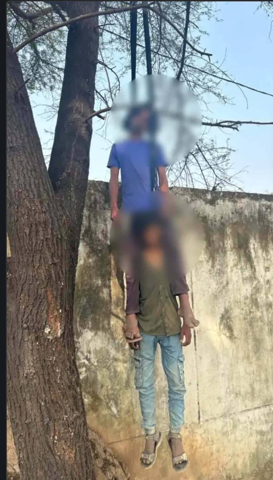 जन्मदिन मनाने के बाद दो दोस्तों की पेड़ पर लटकते मिली लाश,हत्या या खुदकुशी, पुलिस कर रही जांच