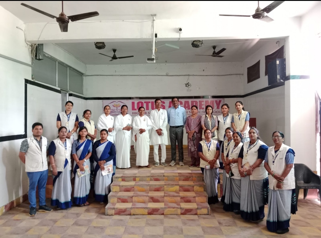 शिक्षकों को सिखाए जीवन जीने के गुण: लोटस एकेडमी में ब्रह्माकुमारीज़ का विशेष सत्र