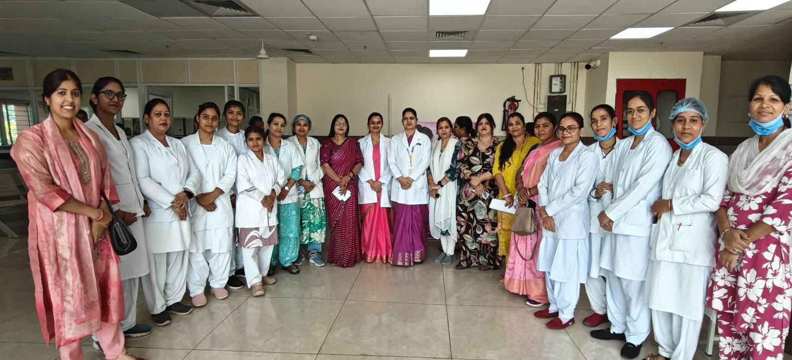 नर्स डे: करुणा, सेवा और समर्पण को सलाम — रीना झा, कोनी सरकारी सुपर स्पेशलिटी हॉस्पिटल में नर्स डे पर जागरूकता का संकल्प मजबूत
