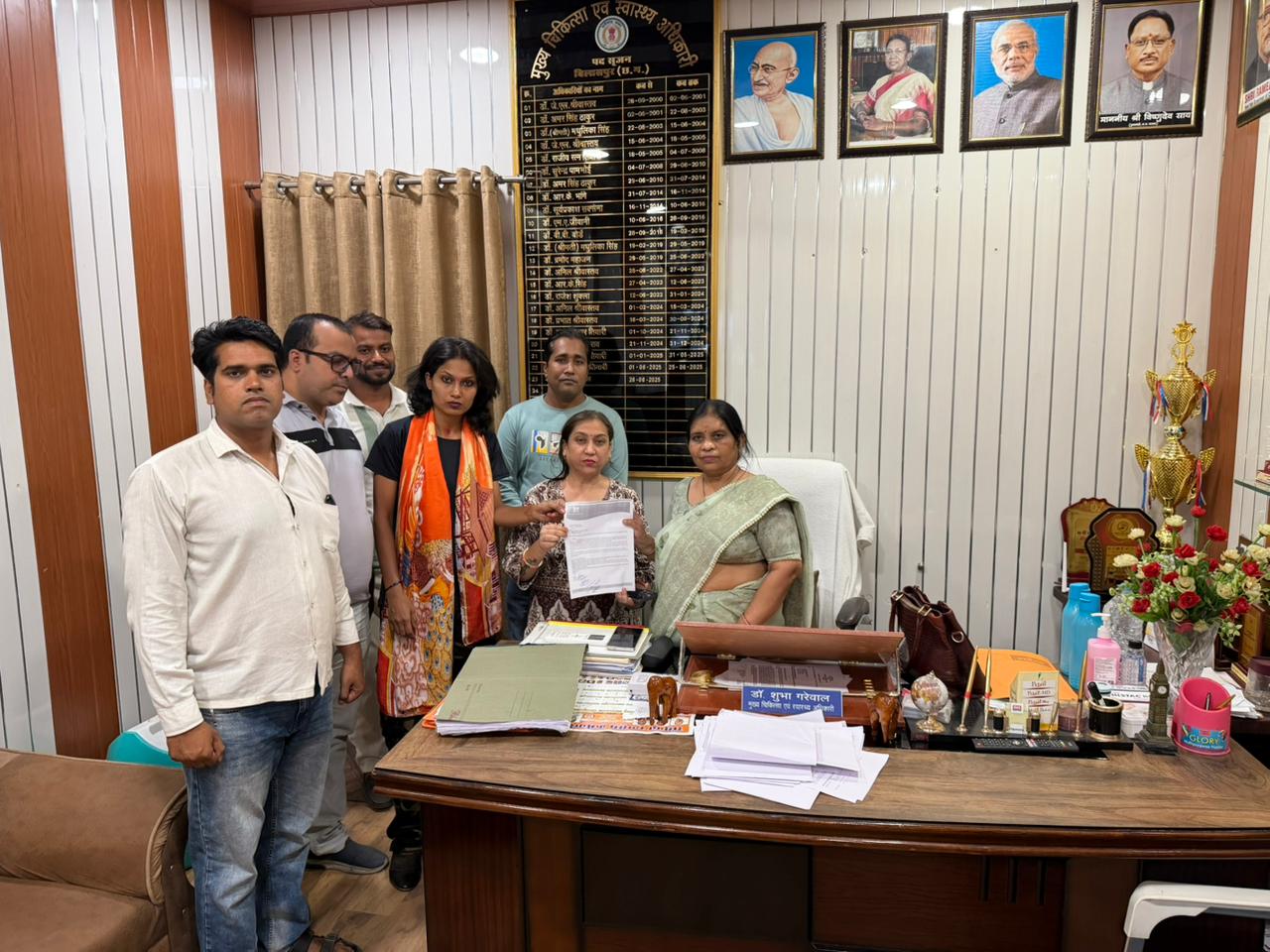 निजी अस्पतालों की मनमानी और ब्लड बैंकों से साठगांठ पर रोक लगाने की मांग, बिलासपुर Ngo महासंघ ने CMHO को सौंपा ज्ञापन