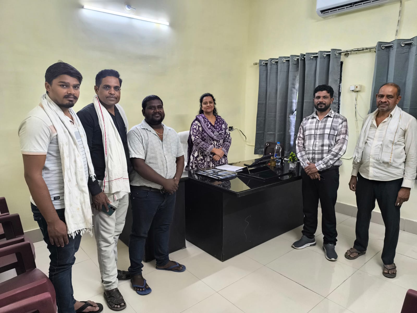 पटेल समाज भवन निर्माण और तालाब गहरीकरण की मांग को लेकर सक्रिय हुए समाजजन, जोन कमिश्नर से की मुलाकात