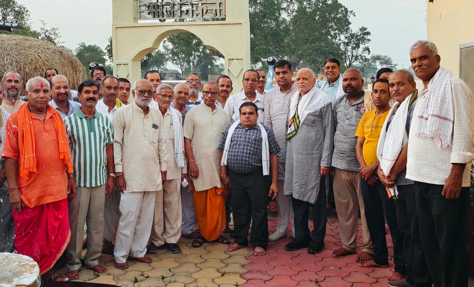 संगठन की स्वीकृति के बिना हुए आयोजन के खिलाफ खारंग विप्र संघ ने पारित किया निंदा प्रस्ताव..