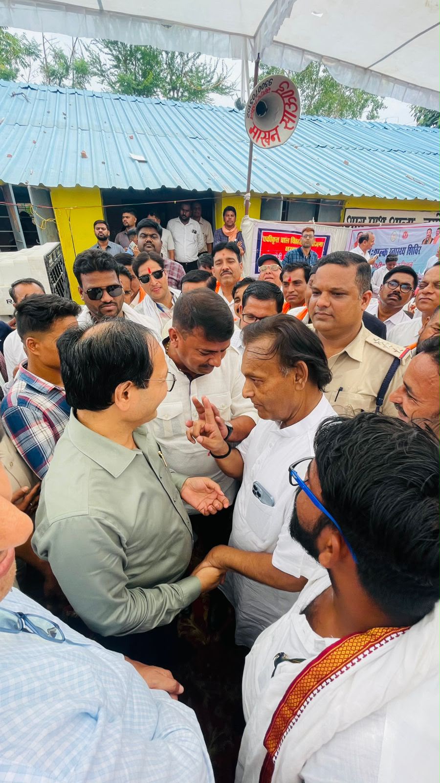 सुशासन तिहार में बेलतरा की जनता ने सुनाई अपनी पीड़ा, पानी ,सड़क खाद, बिजली और किसानों के अधिकारों को लेकर कांग्रेस ने किया प्रदर्शन, जिला प्रशासन को सौंपा 15 सूत्री ज्ञापन