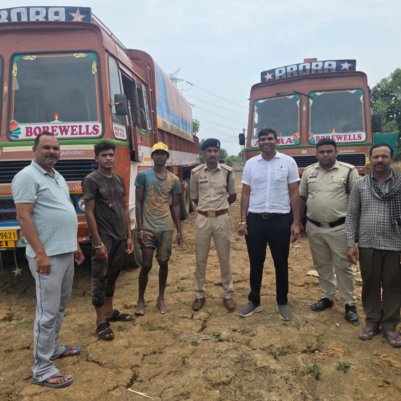अवैध नलकूप खनन पर प्रशासन की बड़ी कार्रवाई,प्रतिबंध के बावजूद चल रहे बोरवेल खनन को कराया बंद, दो वाहन जब्त