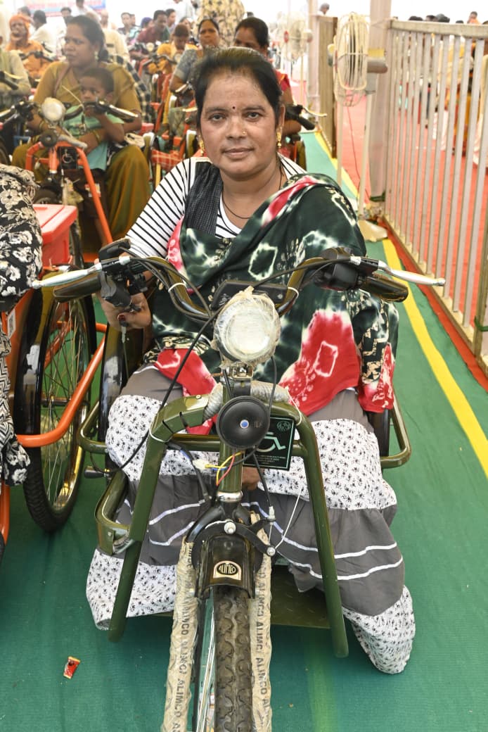 सफलता की कहानी— अब किसी का सहारा नहीं, अपने हौसलों के पहियों पर आगे बढ़ रहे बृहस्पति और विष्णु