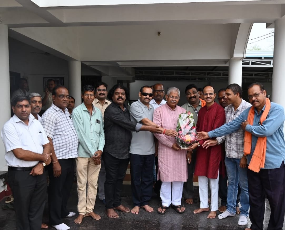 उत्कृष्ट विधायक सम्मान से सम्मानित हुए धरमलाल कौशिक का किसान मोर्चा ने किया भव्य अभिनंदन
