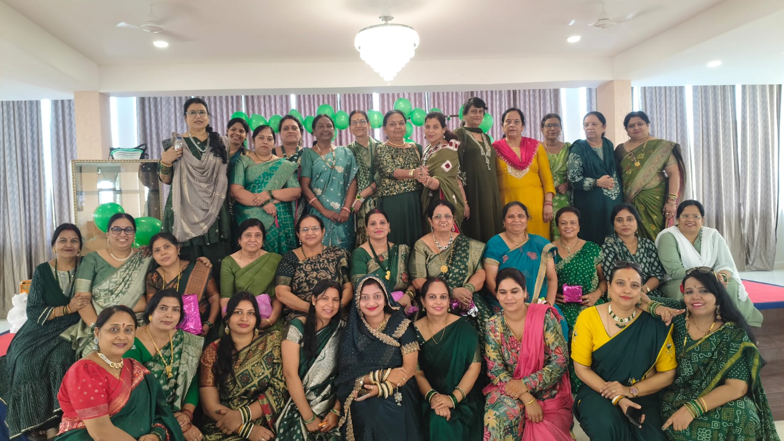 सावन की रिमझिम फुहार के बीच ब्रम्ह वनिताऐं परशु सेना की बहनों ने, मनाया सावन उत्सव, लगाए सिंदूर, नीम, पीपल के पौधे
