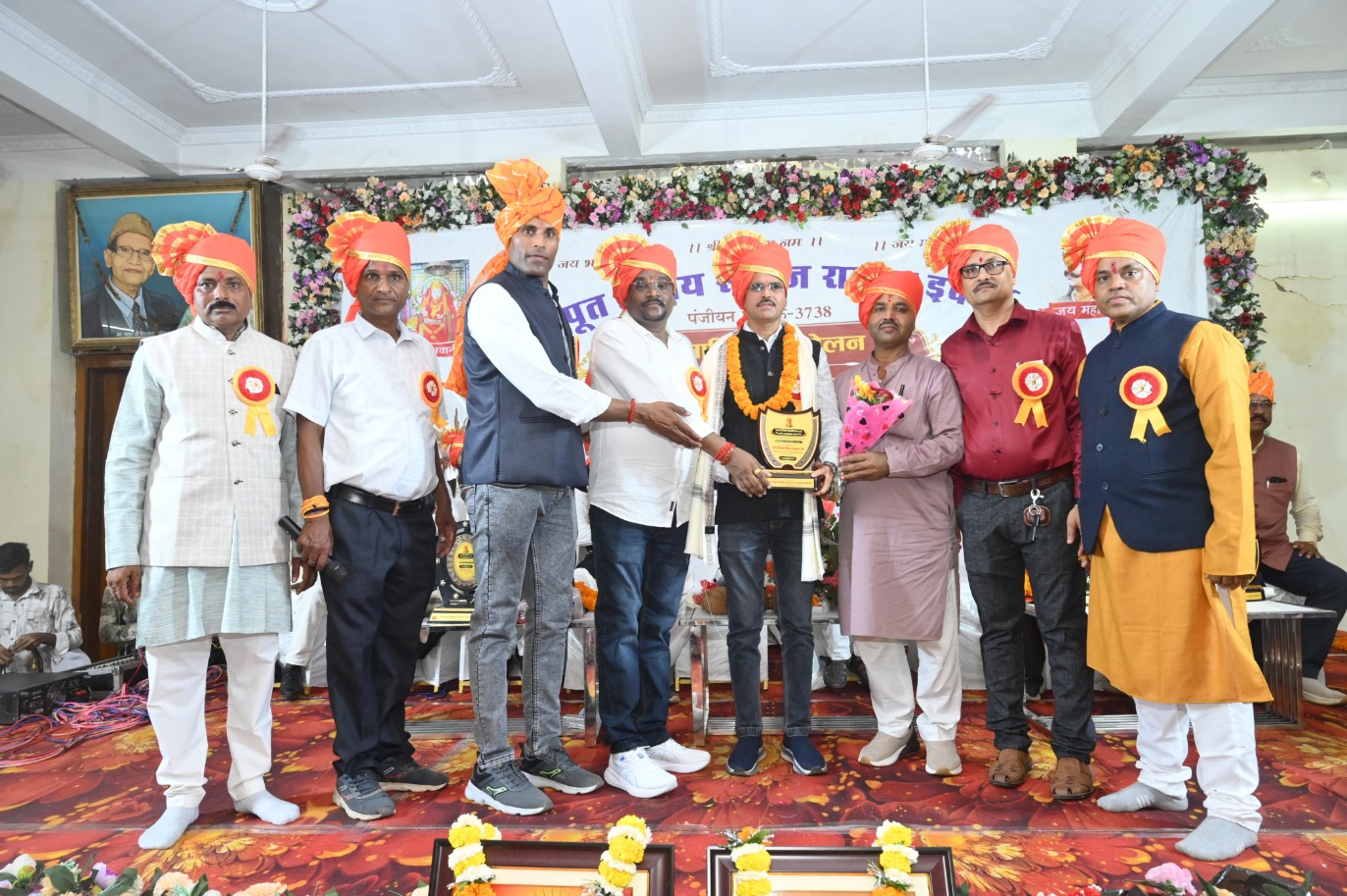 केंद्रीय सामाजिक सम्मेलन में विभूति सम्मान से सम्मानित हुए भाजपा किसान मोर्चा जिलाध्यक्ष दिनेश राजपूत