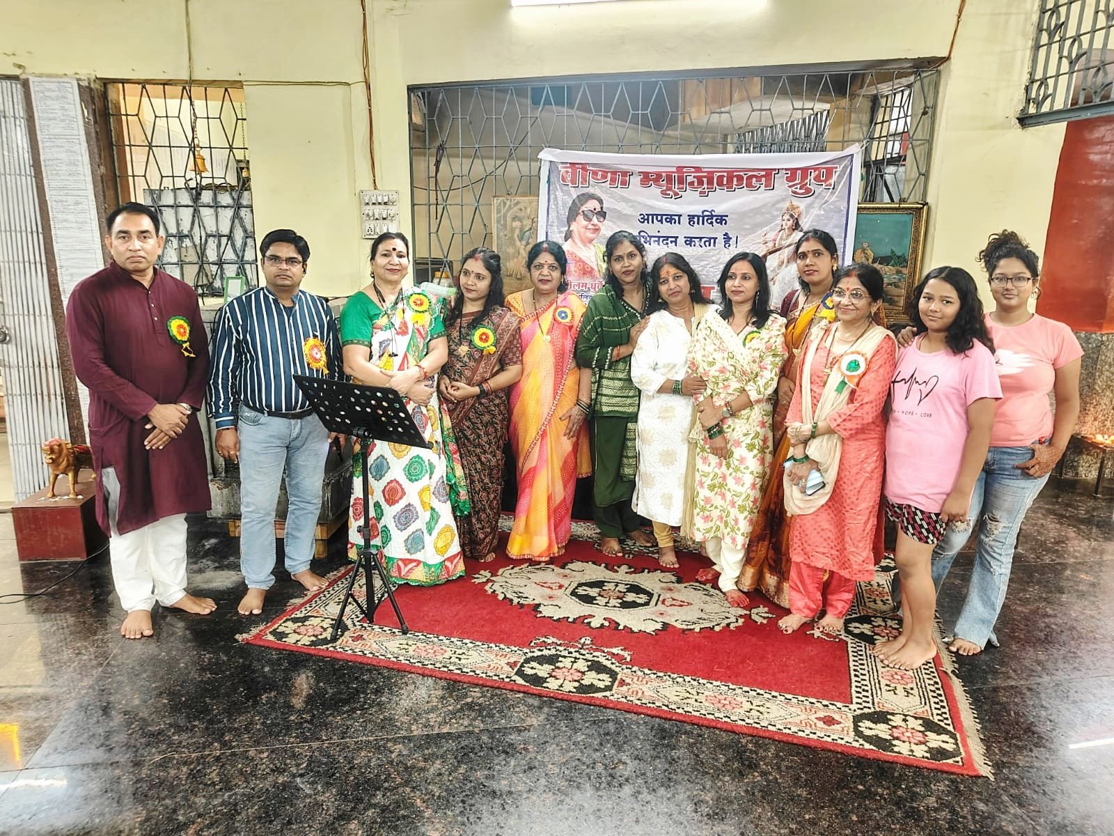 वसंत विहार शिव मंदिर में भजनों से भक्तिमय हुआ माहौल, वीणा म्यूजिकल ग्रुप ने बांधा समां