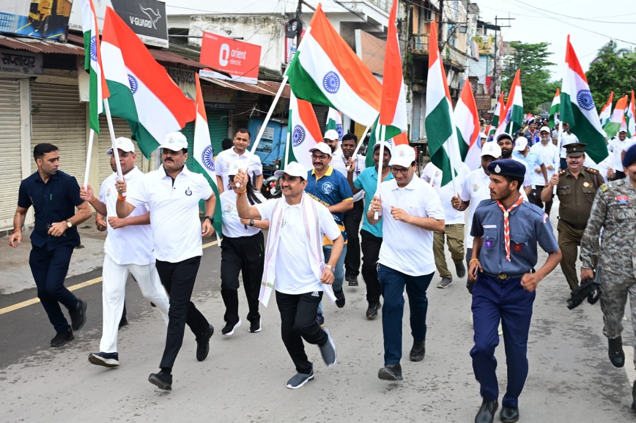 स्वतंत्रता सेनानियों की याद में दौड़ा बिलासपुर,केंद्रीय राज्य मंत्री श्री तोखन साहू सहित जनप्रतिनिधियों, अधिकारियों, विद्यार्थियों और नागरिकों ने लगाई स्वतंत्रता दौड़