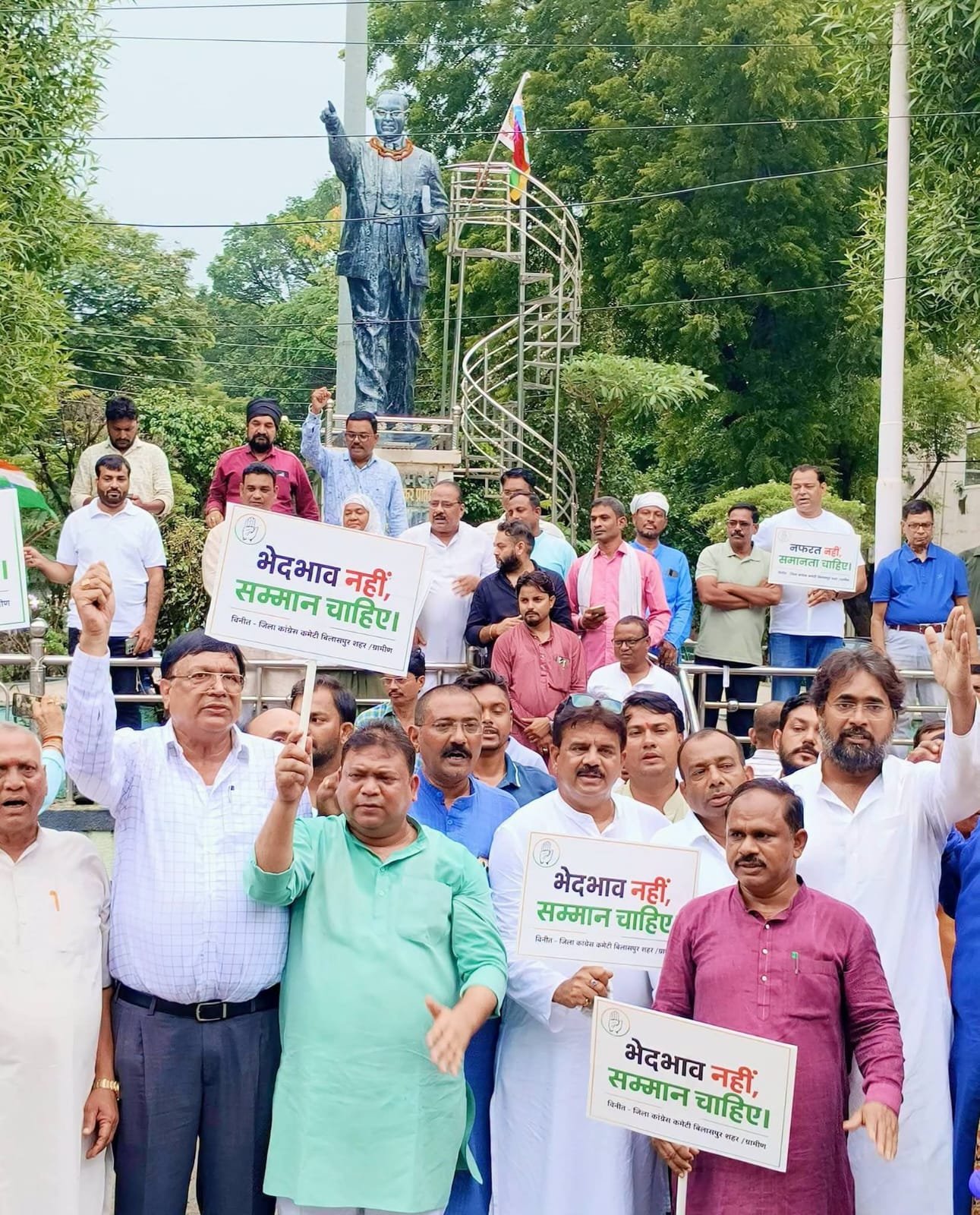 मल्लिकार्जुन खड़गे के अपमान के विरोध में कांग्रेस का प्रदर्शन