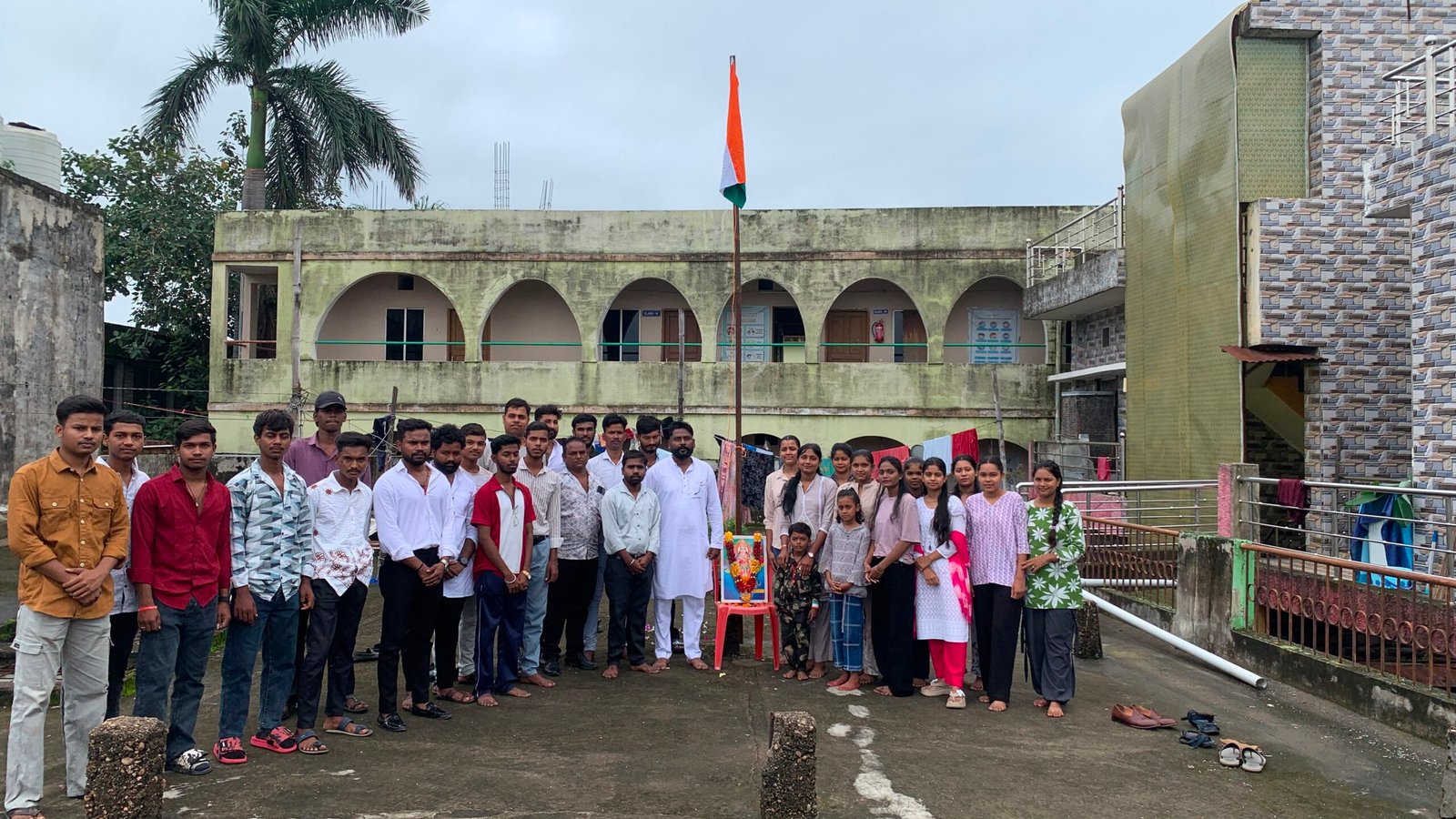 योगेश ट्यूटोरियल एंड कंप्यूटर में स्वतंत्रता दिवस पर हुआ ध्वजारोहण, जरूरतमंद बच्चों की शिक्षा को लेकर बनी विशेष योजना