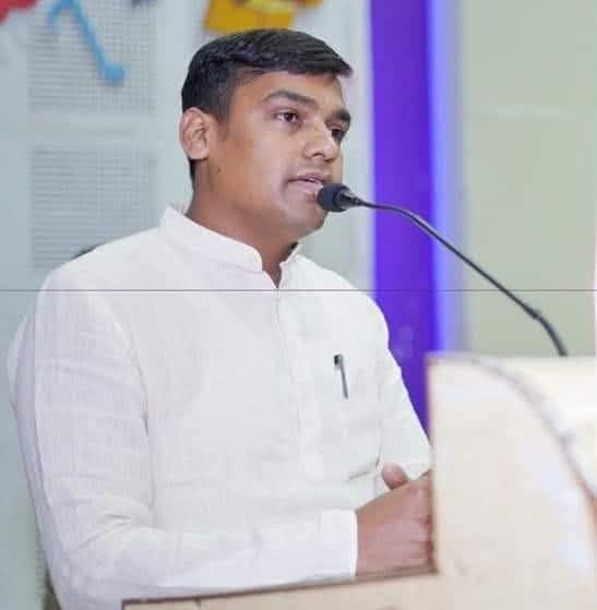 पदोन्नति,पदस्थापना से लेकर अनुकंपा नियुक्ति और अटैचमेंट तक के मामलों में अभिलेखों की जांच की मांग; संयुक्त संचालक से व्यक्तिगत मुलाकात के बाद अंकित गौरहा ने सौंपा विस्तृत पत्र