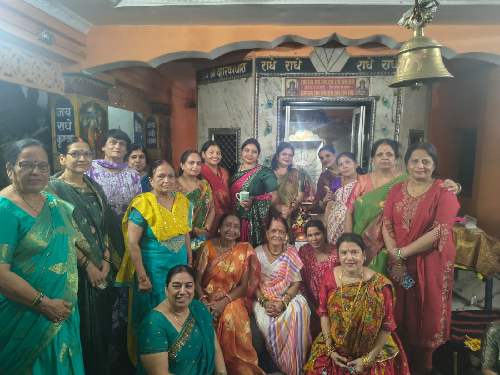 ब्रह्म वनिताएं परसू सेना की बहनों ने सावन मास में किया भजन कीर्तन का कार्यक्रम